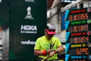 BIB: 0659, 100, 148, 20649, 110654, 43200
                            <button type="button" onclick="openModal(21897659)" class="btn btn-primary btn-sm float-right btn-popup" data-toggle="modal" data-target=".modal-high-quality">
                        <i class="fas fa-shopping-cart"></i> Add to Cart
                    </button>
                                            <button type="button" onclick="isThisMe(21897659, true)" class="btn btn-success btn-sm float-right btn-popup btn-isme hidden" data-toggle="tooltip" data-placement="bottom" title="นี่คือรูปของคุณใช่ไหม คลิกที่นี่เพื่อเอาเข้าอัลบั้ม">
                        <i class="fas fa-plus"></i> Add to album
                    </button>
                    <button type="button" onclick="isThisMe(21897659, false)" class="btn btn-warning btn-sm float-right btn-popup btn-isnotme hidden">
                        <i class="fas fa-ban"></i> Remove from album
                    </button>